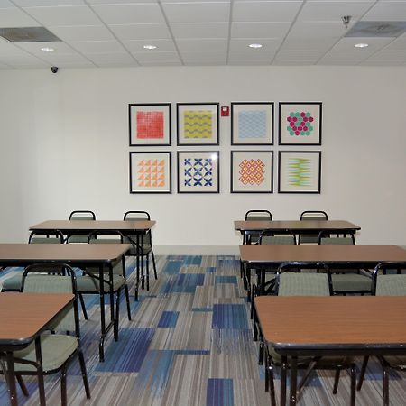 Holiday Inn Express Hotel And Suites Abilene By Ihg Bagian luar foto