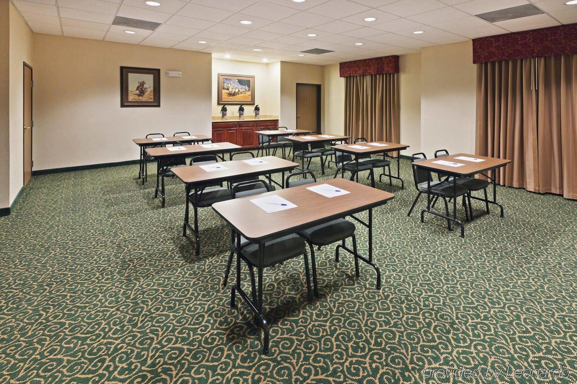 Holiday Inn Express Hotel And Suites Abilene By Ihg Bagian luar foto