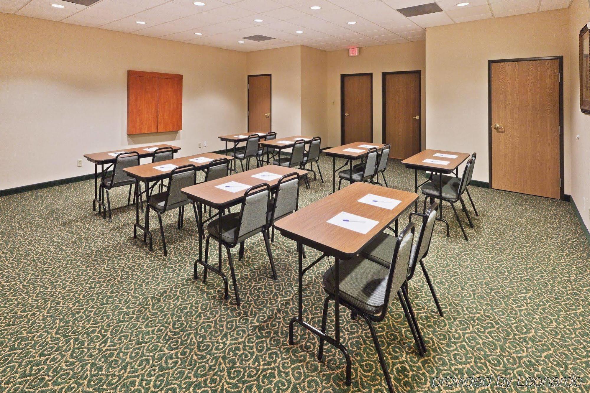 Holiday Inn Express Hotel And Suites Abilene By Ihg Bagian luar foto