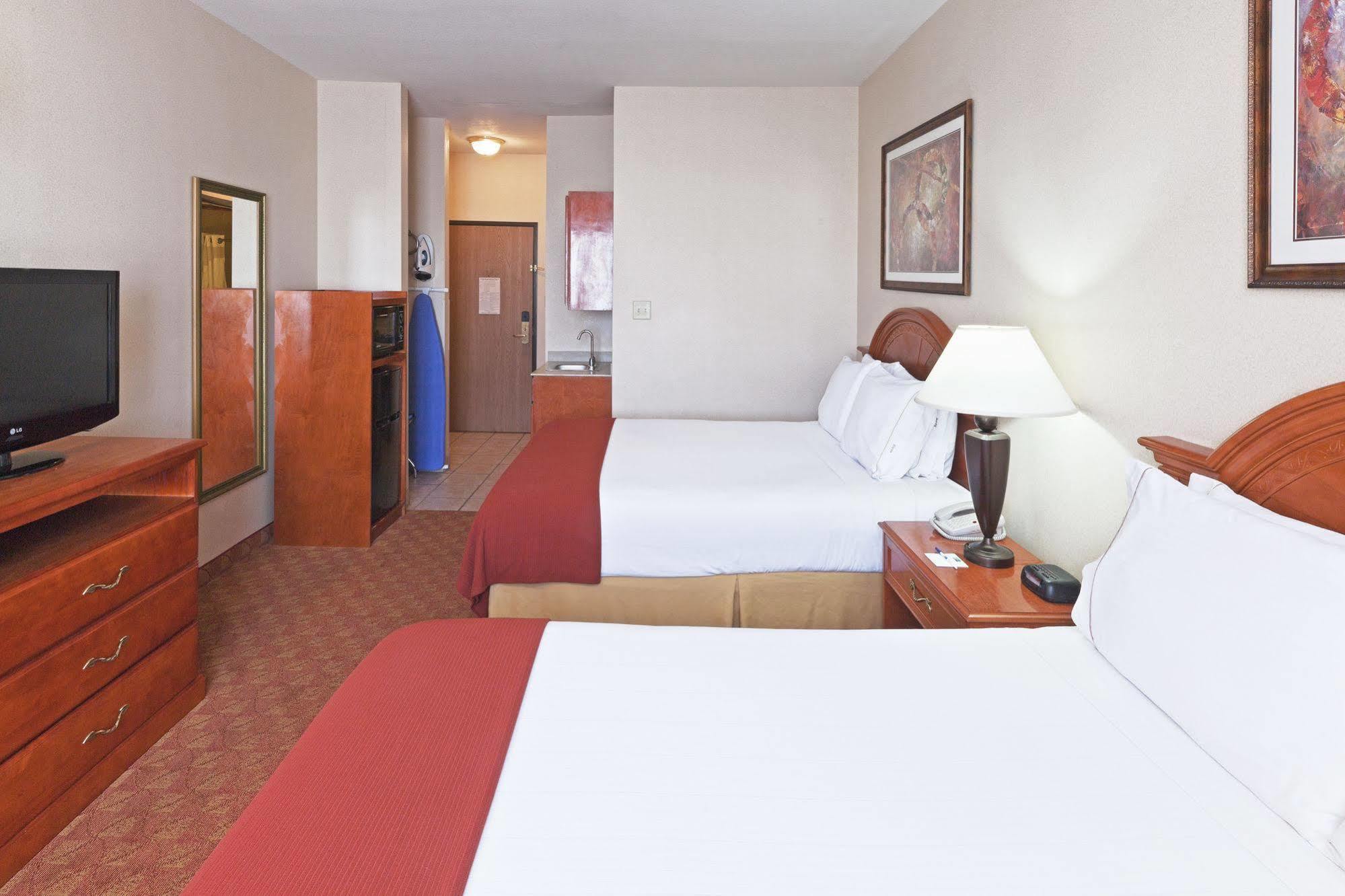 Holiday Inn Express Hotel And Suites Abilene By Ihg Ruang foto